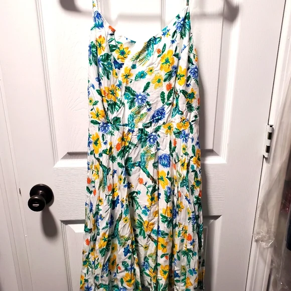old navy summer dresses Classic V-cut Neck Satin Wedding Dress with Detachable Overskirt